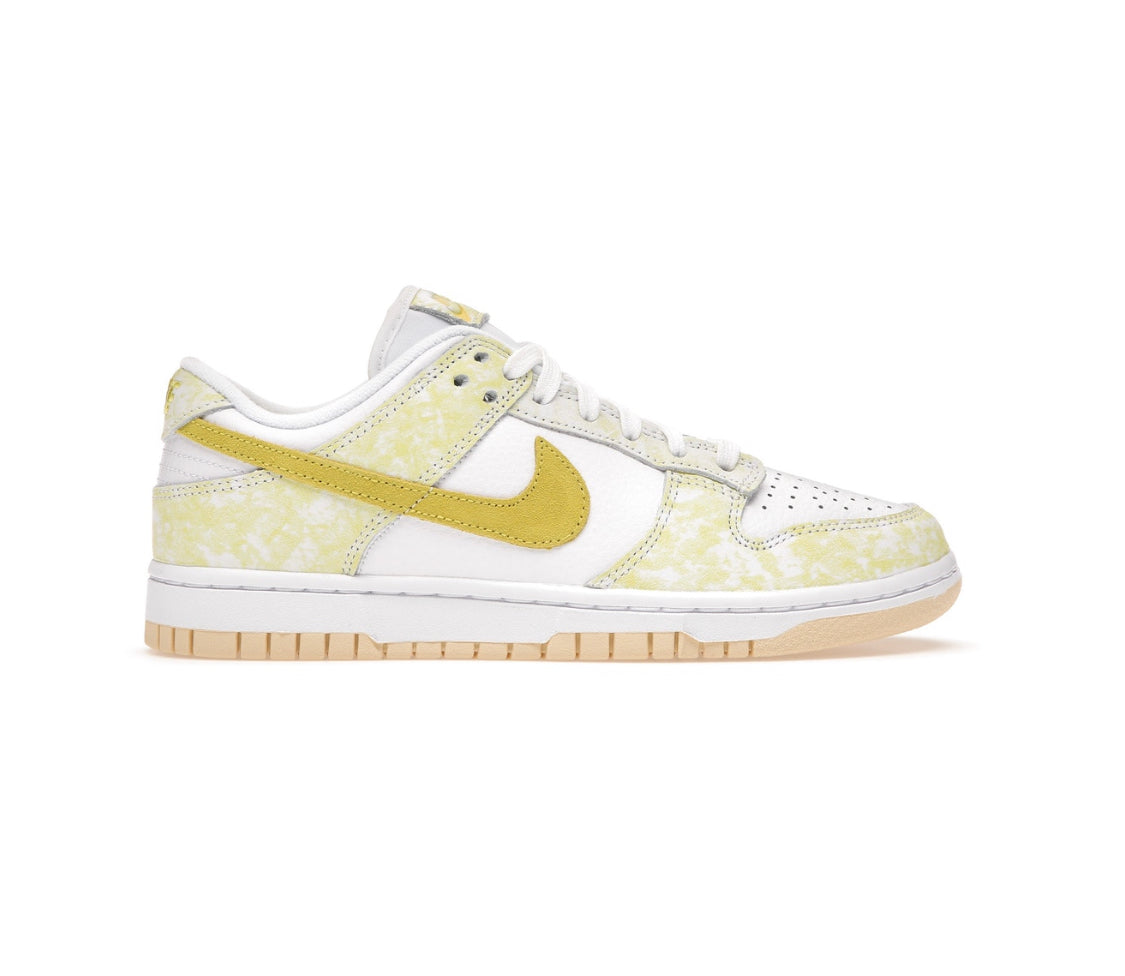 WMNS Nike Dunk Low “Yellow Strike”